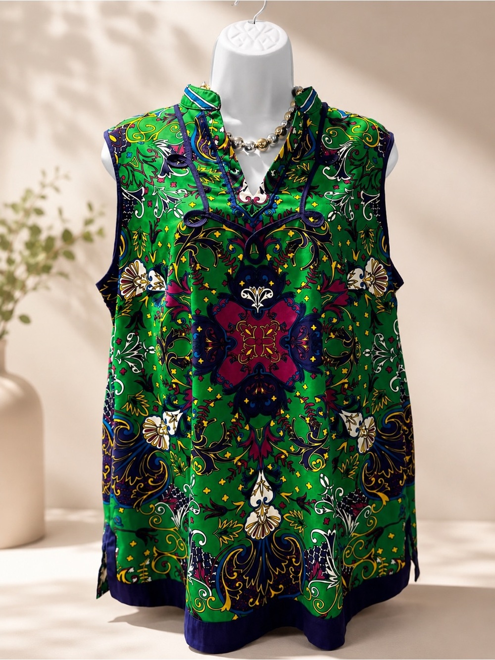 Nicole Miller Green Paisley-Style Sleeveless V-Neck Camisole